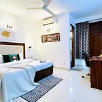 Bluo Classic 1Bhk - Defence Colony Mkt