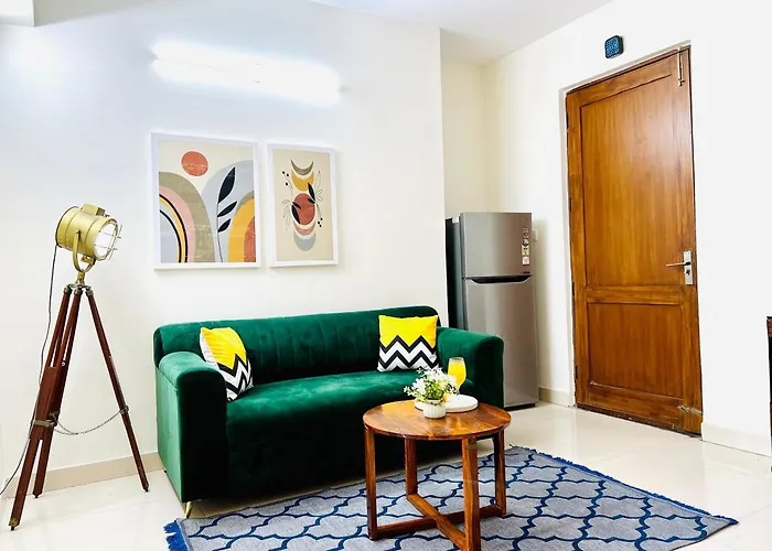 Bluo Classic 1Bhk - Defence Colony Mkt